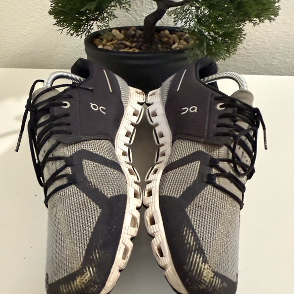 On Running Men's Black and White Athletic Shoes - Picture 5 of 10